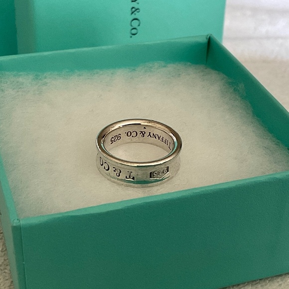 Authentic Tiffany ring size 5 - Picture 4 of 4